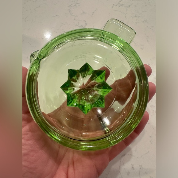VTG 1930s Federal Glass Green Depression Reamer Juicer Vaseline Uranium GLOWS - Picture 7 of 8